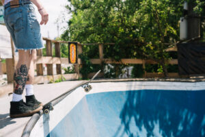 Comment habiller le tour de sa piscine ?